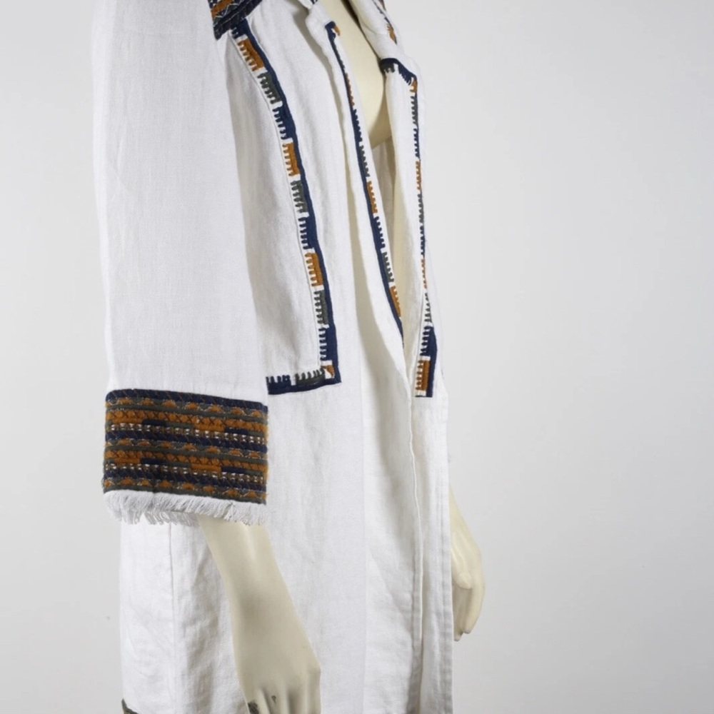 NWT Chico's LIMITED EDITION White Jacket with Blue & Brown Embroidery 3/4 sleeve - Picture 3 of 9